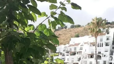 Casa Adosada en Velilla Park Almuñecar con Vistas al Mar y Cochera