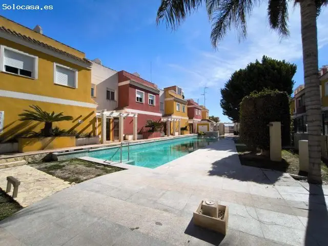 Bungalow en Dolores con Piscina Comunitaria