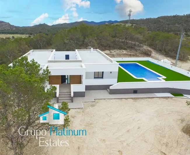 4 Bed Villa for sale