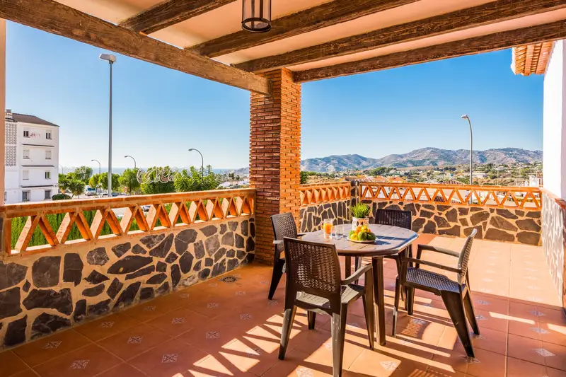 Chalet 5 Dormitorios Nerja Alquiler Familiar