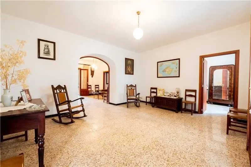 Chalet en Petra Mallorca con Terreno 490m2