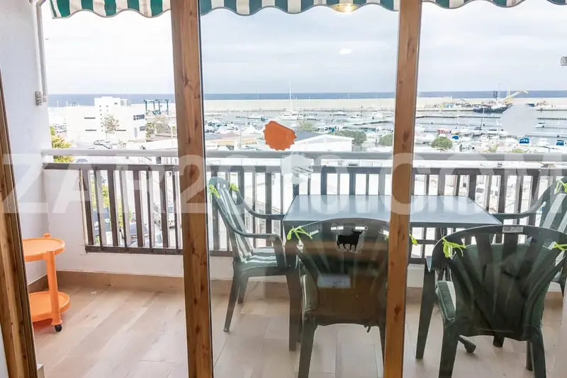 Apartamento en Garrucha con Vistas al Mar Primera Linea