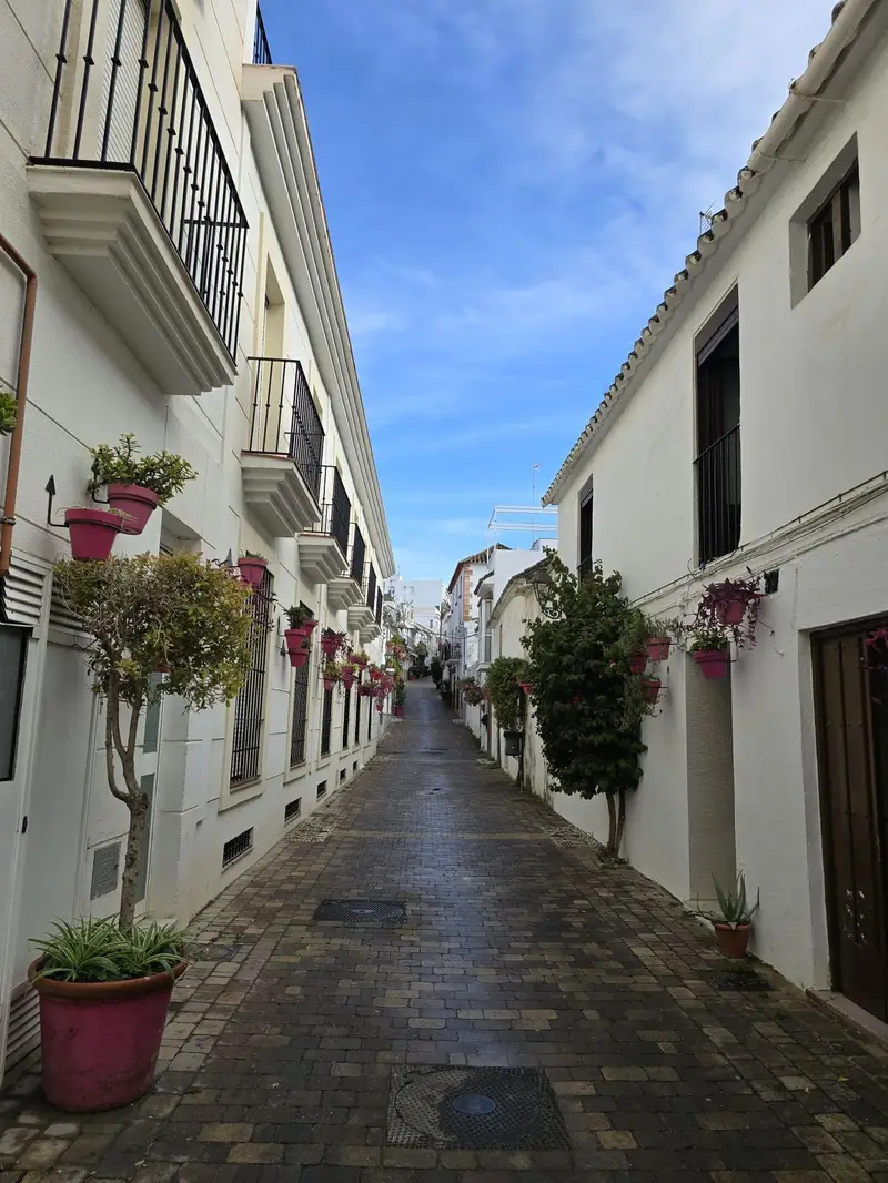 Casa-Villa de 2 Dormitorios alquiler Estepona, España