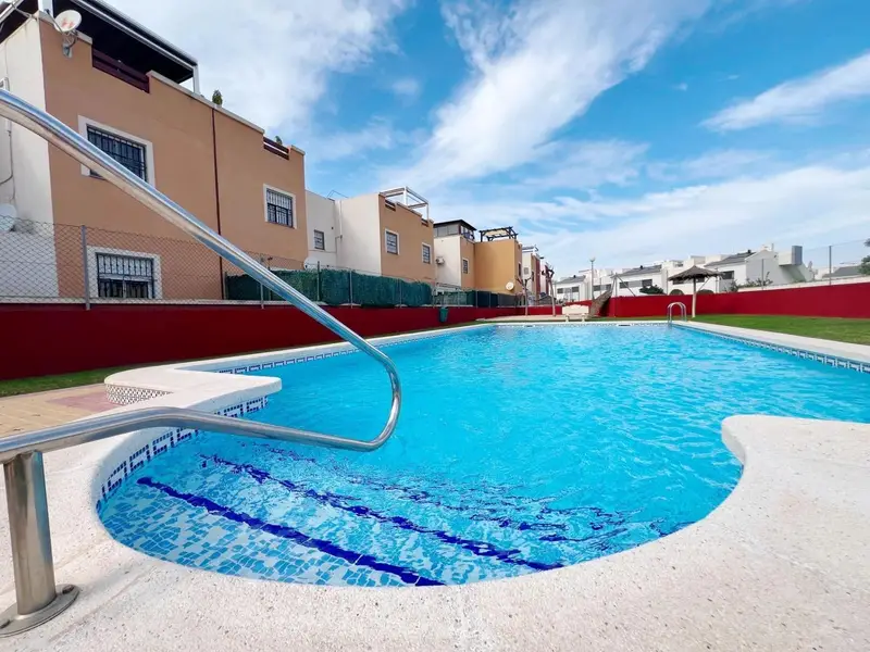 Bungalow en Los Altos Alicante con Jardin y Barbacoa
