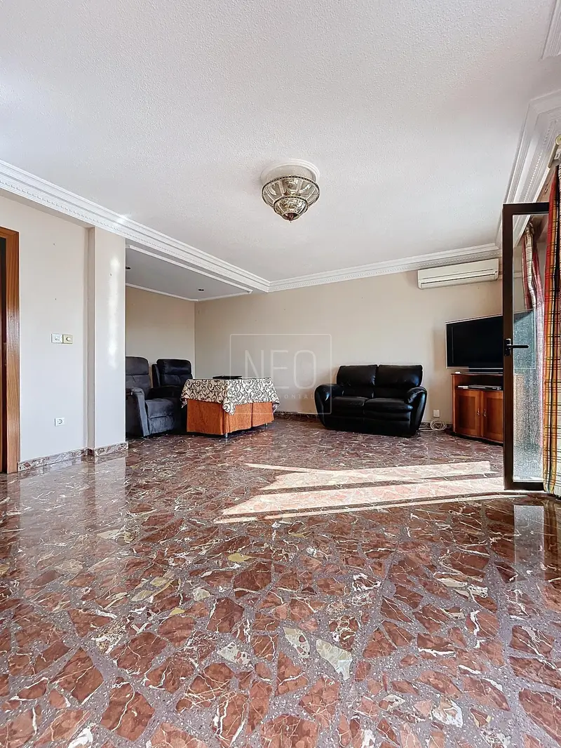 Venta Piso con Terraza en Realejo Granada 140m2 3 Dorm 2 Baños