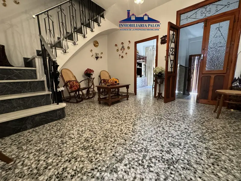 Venta Casa con Patio en Rute