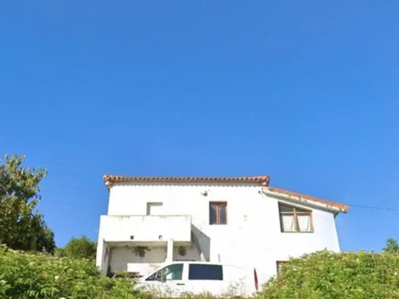 Chalet en venta en Castro Urdiales 2 plantas 2420m2