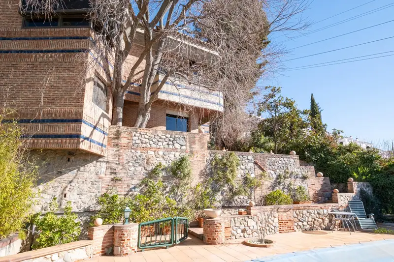 Chalet en Venta Granada 4 Dormitorios Piscina Jardin