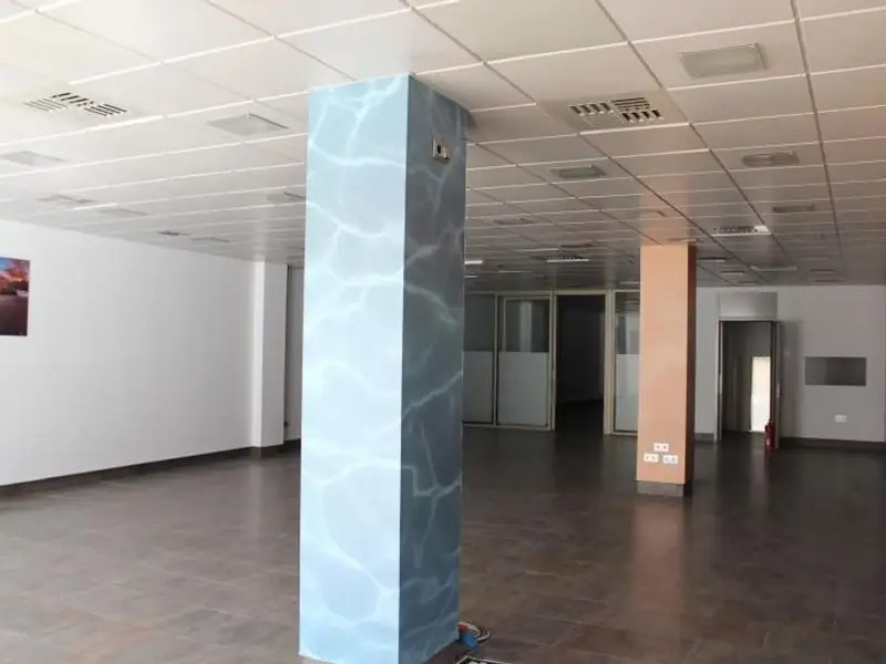 Local Comercial 310m2 Alta Visibilidad Almería