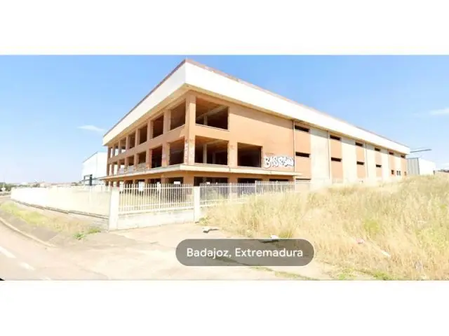 Edificio en Construccion 11000m2 Ctra Madrid Lisboa