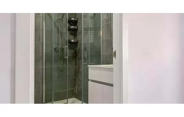 Habitaci
ón 80m
² L'Hospitalet de Llobregat Estancia Mediana Larga