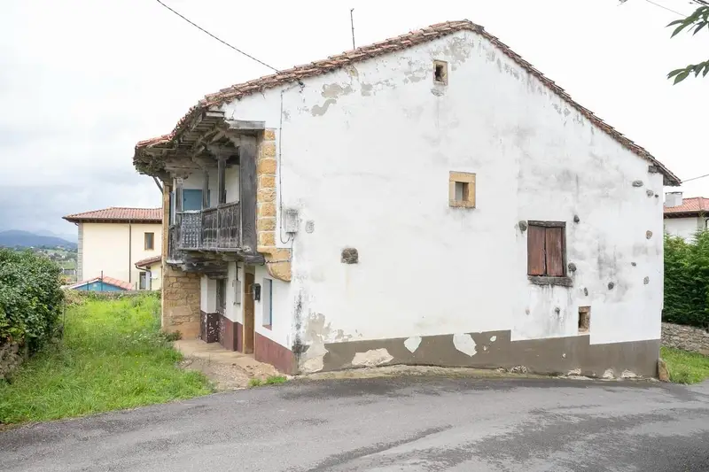 Casa con Jardin en Villanueva de Colombres