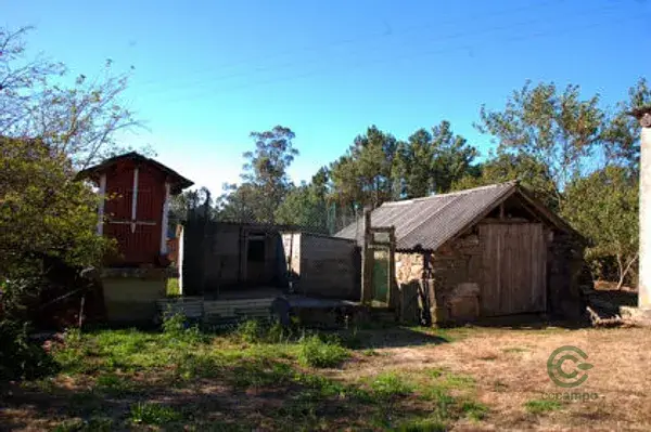 Casa de Piedra en Irixoa a Rehabiltar con Finca