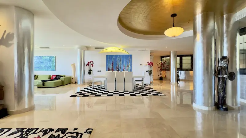 Apartamento de Lujo en Puerto Banus Frente al Mar 3 Dormitorios