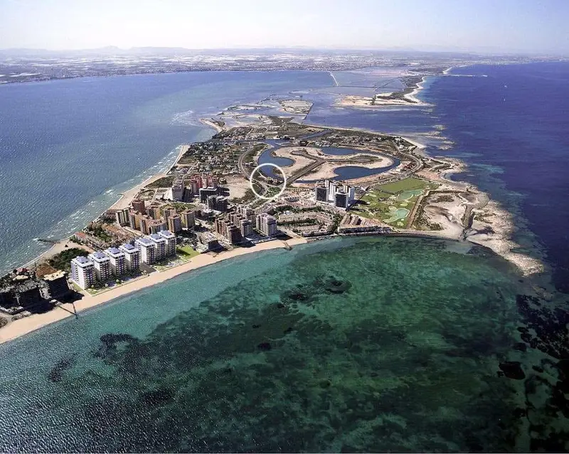Chalet de Lujo en La Manga del Mar Menor con Vistas al Mar