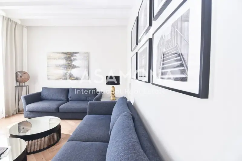 Apartamento con Servicio Impecable de 2 Dormitorios Junto al Puerto