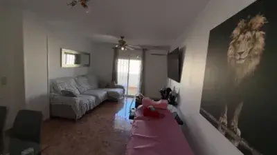 Piso en venta cerca de la playa con terraza y piscina
