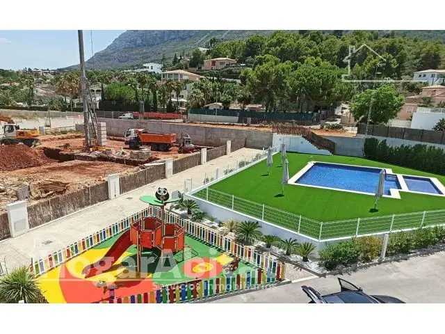 Pardo en venta con piscina terraza y garaje