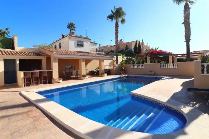 Villa 6 Dormitorios en Venta San Fulgencio