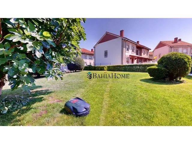 Chalet Pareado Herrera de Camargo 4 Plantas Jardin 245m2