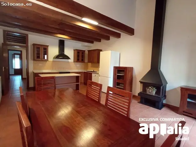 Casa Rústica en Castellar del Vallès: 4 Dormitorios, Garaje Doble