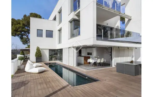 Villa de Lujo 10 Dormitorios Barcelona 650m²