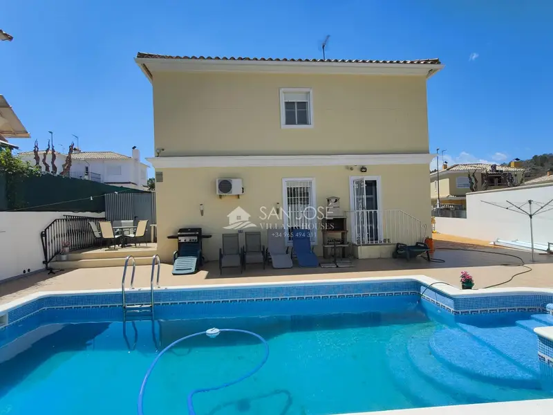 Casa con Piscina en Aspe Chalet 3 Dormitorios