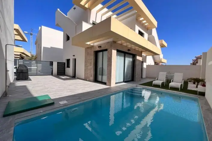 Villa en Venta Los Montesinos 3 Dormitorios Piscina Privada