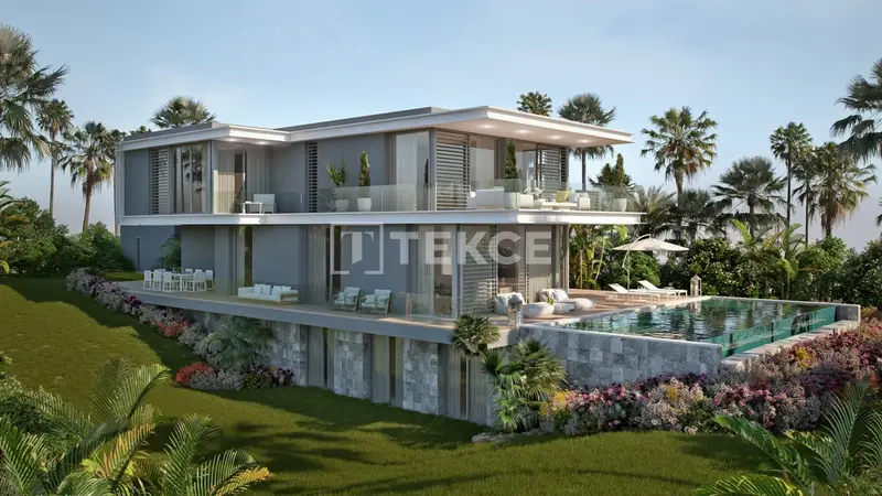 Villas de Lujo en Marbella con Piscina y Vistas al Mar