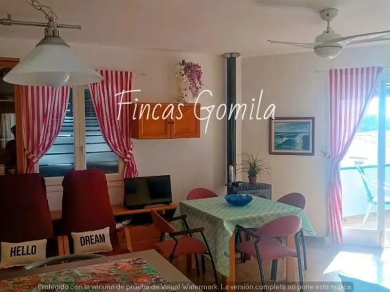 Venta Edificio con 2 Apartamentos y Local Comercial en Addaia Menorca