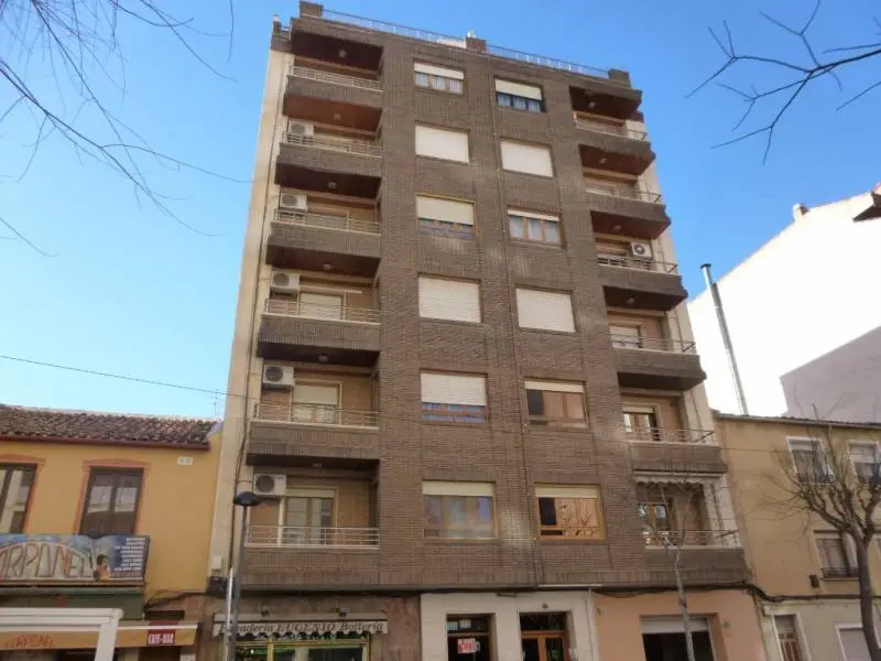 Venta Piso Soleado Centro Almansa 5 Dormitorios