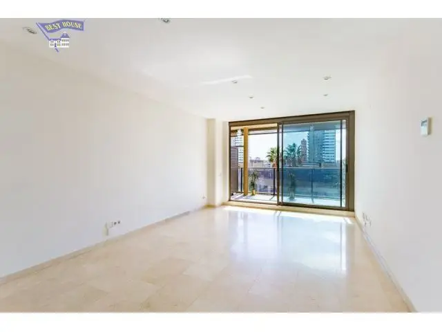 Alquiler Piso Diagonal Mar 4 habitaciones 2 baños Parking