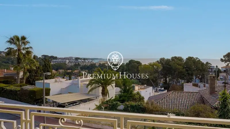 Casa a Reformar con Vistas al Mar en Cala Romana Tarragona