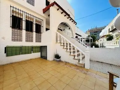 Casa adosada en La Mata 3 dormitorios 2 baños 100m2 terraza