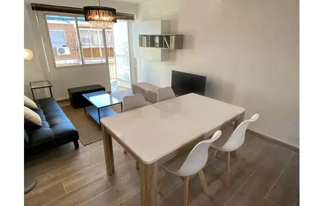 Habitaci
ón 80m² Plaza Miraflores Málaga Estancia Media Larga