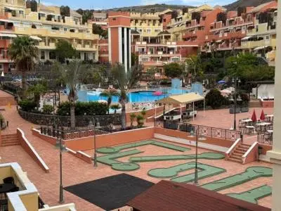 Atico 1 Dormitorio Los Cristianos Espaciosa Terraza Vistas al Mar