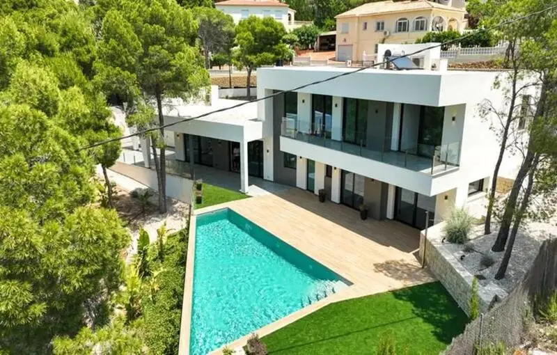 Villa de Lujo en Altea con Piscina Privada y Vistas a la Montana