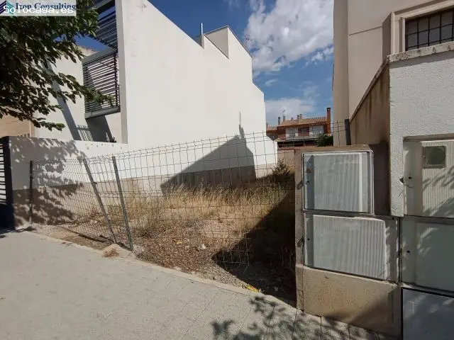 Solar en Albacete zona tranquila cerca Hospital Perpetuo Socorro