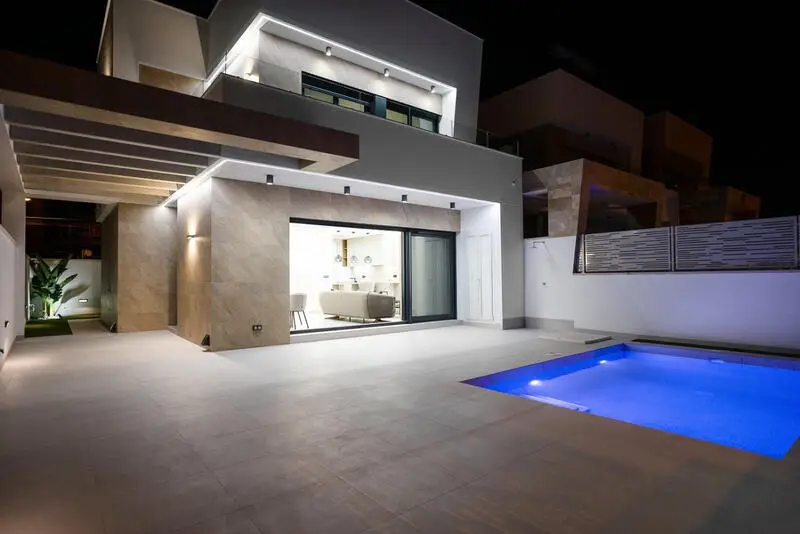 Villa Moderna en Venta San Miguel de Salinas