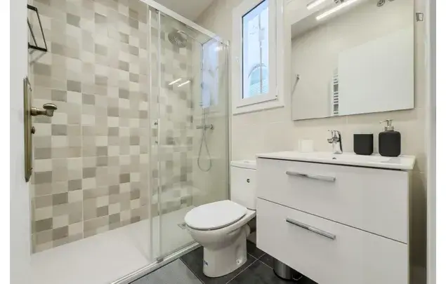 Alquiler Apartamento 8 Dormitorios Barcelona 3-24 Meses