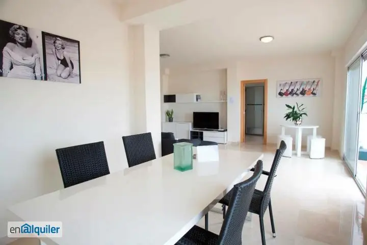 Apartamento en Pego con Vistas Panor	ámicas y Piscina