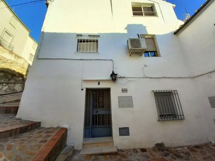 Adosado 3 Dormitorios Martos Jaen Amueblado Patio Cerca Servicios