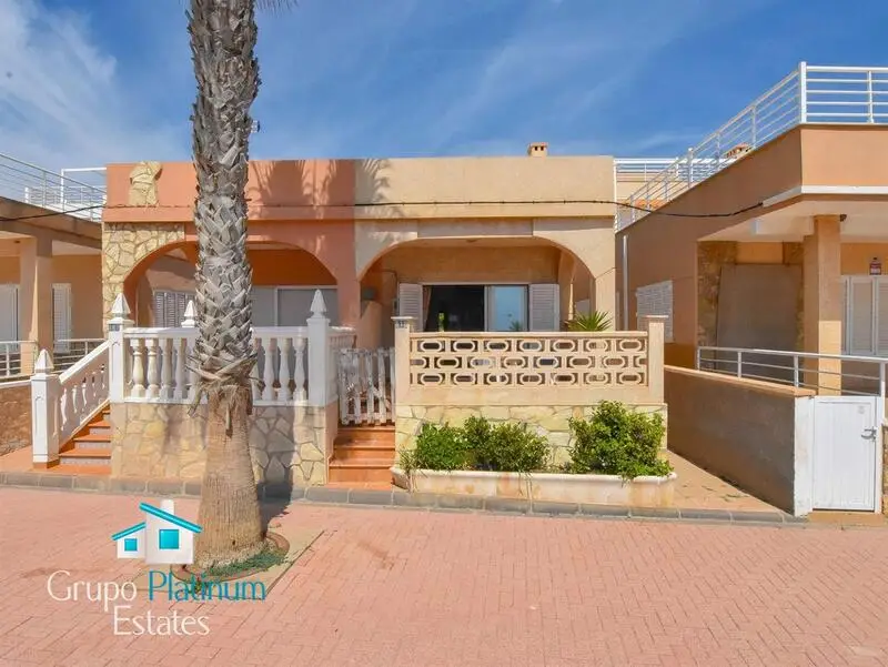 Adosado con 2 Casas Independientes en Pozo del Esparto