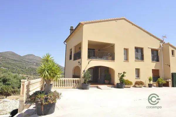Finca Rustica con 9 Dormitorios y Piscina cerca de Calpe