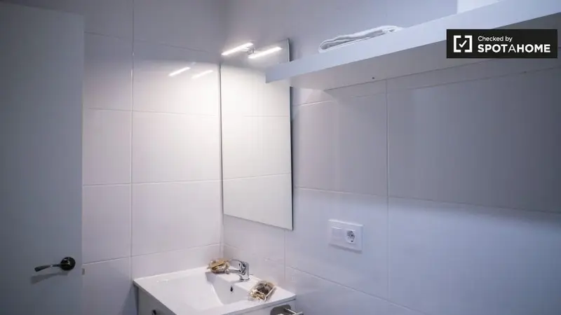 Apartamento 2 Dormitorios 2 Ba	nos Valencia Spotahome