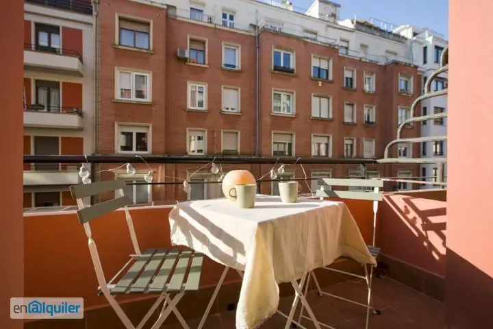 Alquiler Piso 94m2 Bilbao Centro 3 Dormitorios 2 Baños Terraza