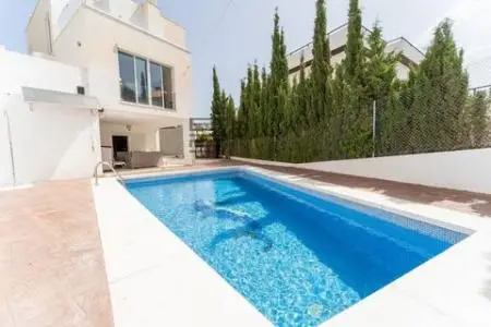 Chalet en Torreblanca Fuengirola con Piscina Privada