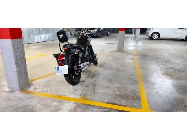 Plaza de Moto en Santoña - Parking cerca de la Playa