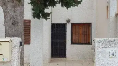 Chalet Pareado en Nueva Torrevieja 3 Dormitorios 2 Banos 111m2 Reforma