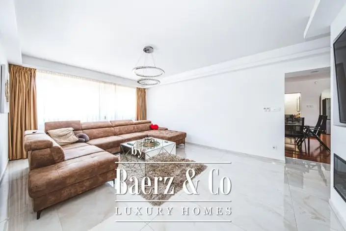 Casa familiar de 3 apartamentos 460m2